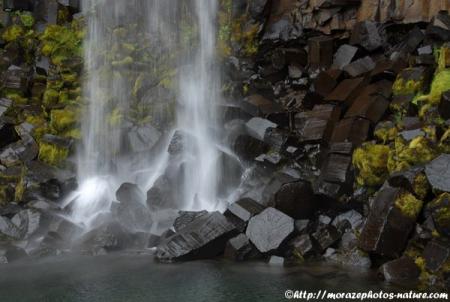 Chute d'eau de Svartifoss et orgues basaltiques